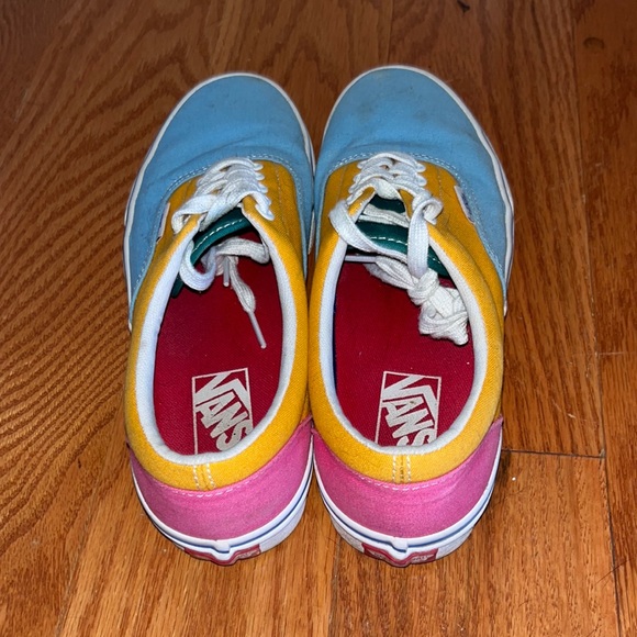 Vans - Picture 4 of 5